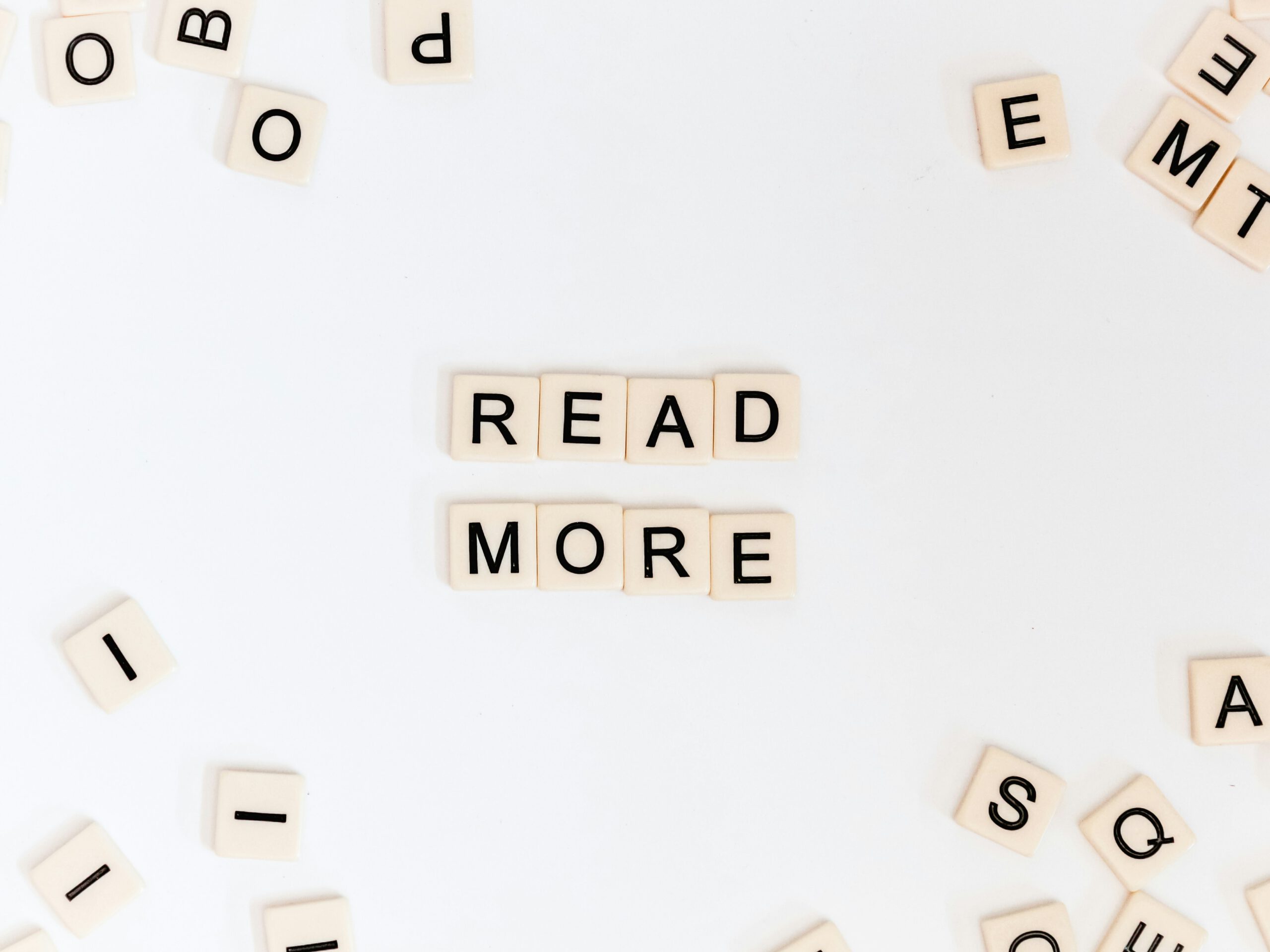 Schild mit "Read more"